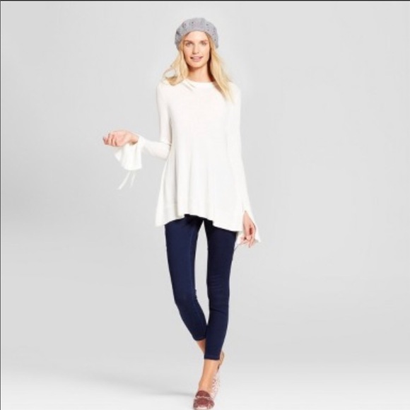 Bell Sleeves white sweater worn only once - Picture 2 of 3